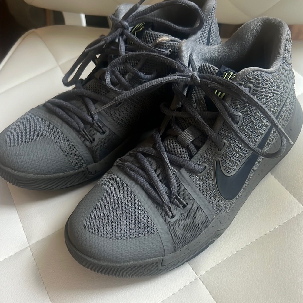 Nike Gray Sneakers with Athletic Design and Knit Upper